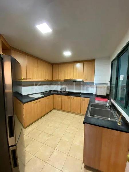 Room (Condo) for Rent in  Burlington Square - Image 1